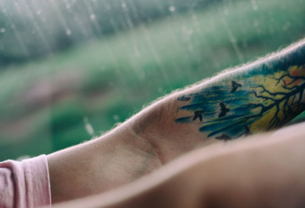 Właściciel projektu tatuażu prawo autorskie branża tattoo. Prawo dla tatuatorów tatuażystów studia radca prawny Gdańsk kancelaria Banino.